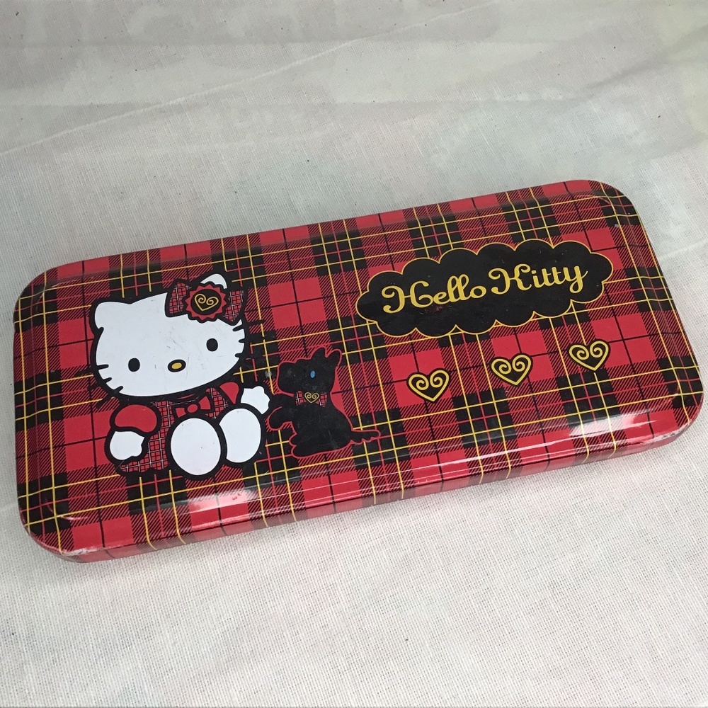 VTG Rare 1976-2003 Sambrio Hello Kitty Scottie Dog Red Plaid Metal Box, w/ Tray.